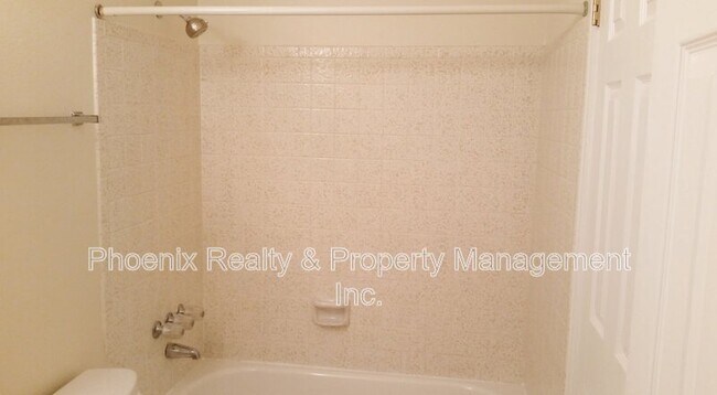 Building Photo - 2332 McKinley Ave