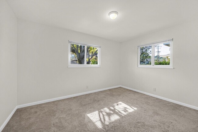 Building Photo - One level home Crockett, magnificent VIEWS