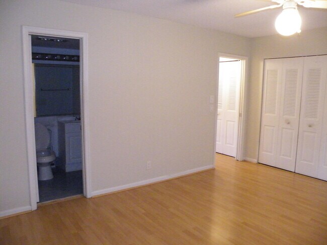 Building Photo - 266 Sheffield K