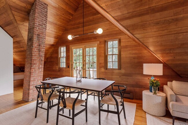 Building Photo - 350 Montauk Hwy