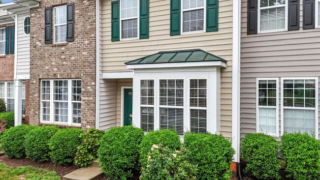 Building Photo - Spacious 3 story Townhome-Close to Downtown Raleigh- Renaissance Park-Available Now!