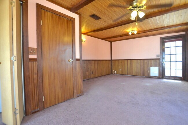 Building Photo - Move In Ready!  Amazing Tempe Location