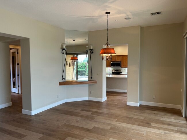 Building Photo - 42019 N Golf Crest Rd