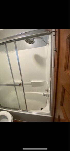 Building Photo - 423 N 1st Ave E