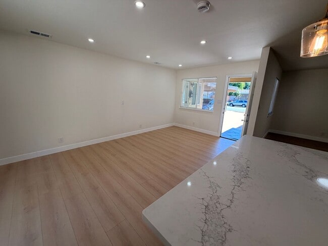 Building Photo - 10121 Craft Dr