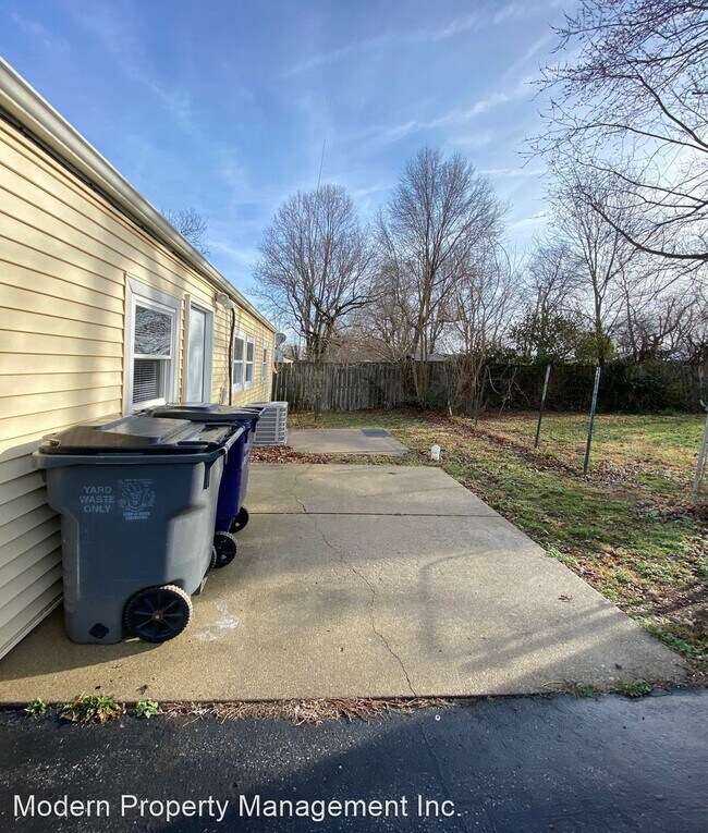 Building Photo - 3 br, 1 bath House - 1006 Marcellus Drive