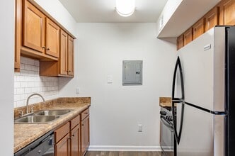 Building Photo - Village at Panther Creek Apartments