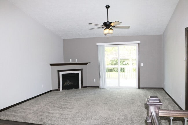 Building Photo - Spacious 3BR Townhome on Quiet Cul-de-Sac | 2,000+ Sq Ft & Attached Garage!