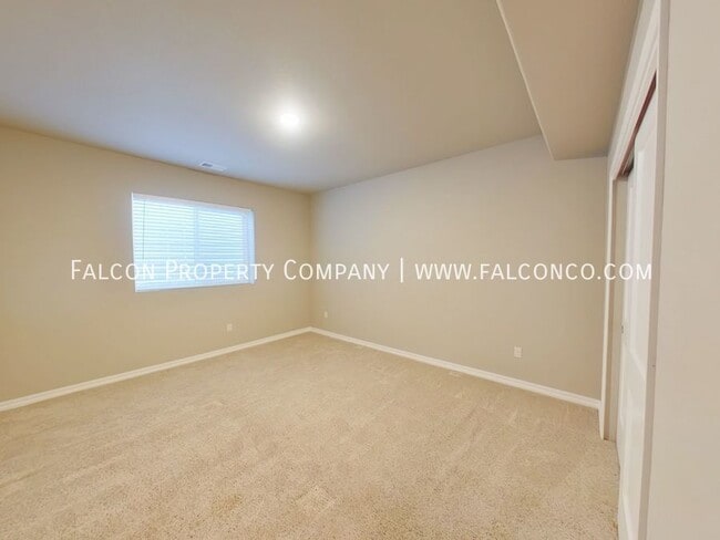 Building Photo - 5822 Thurber Dr