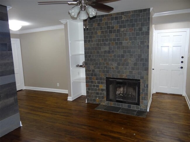 Building Photo - 912 E 32nd St