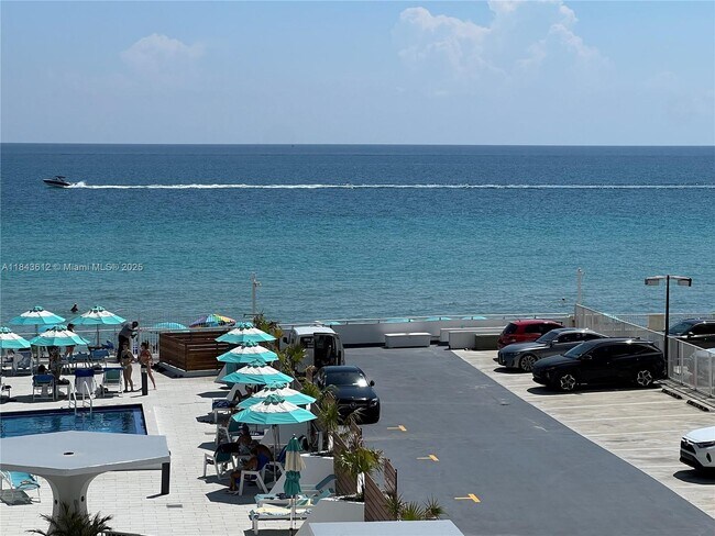 Building Photo - 3140 S Ocean Dr
