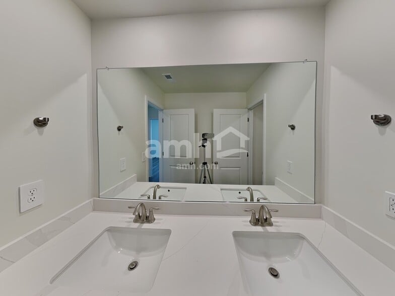 Building Photo - 3515 Shane Hill Rd SW