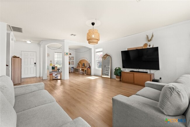 Building Photo - 504 E Little Dipper Dr