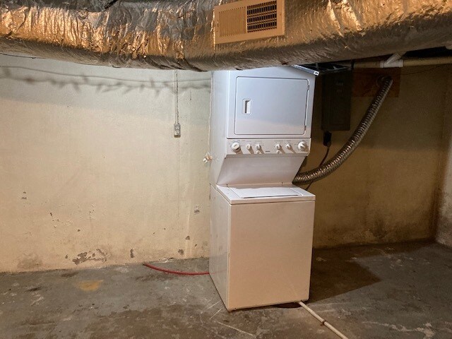 Building Photo - 611 N Adams St