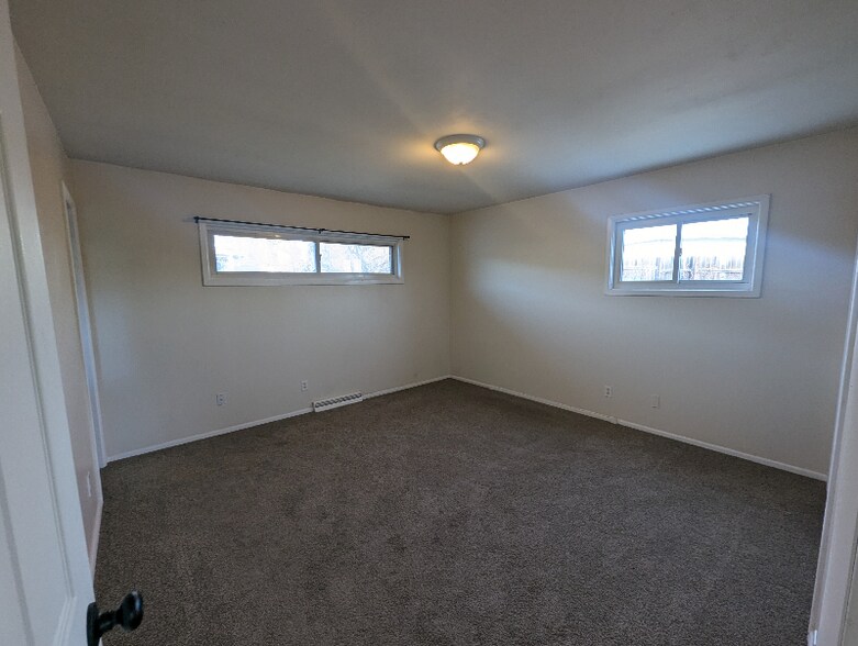 Building Photo - 20 Loch Lomond Ln