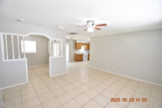 Building Photo - 4432 Tarpon Dr