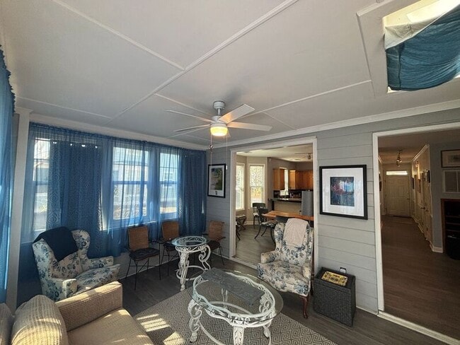 Building Photo - 3340 Billings St