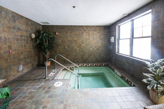 Building Photo - 4120 S Lake Dr