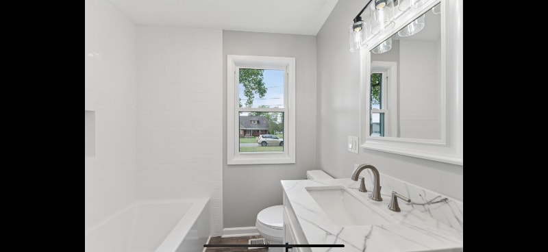 Building Photo - 459 Holly St