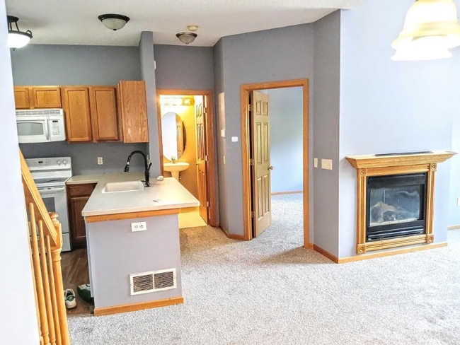 Building Photo - 670 Kingfisher Ln