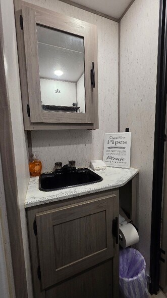 Building Photo - 6835 Purvis Ln