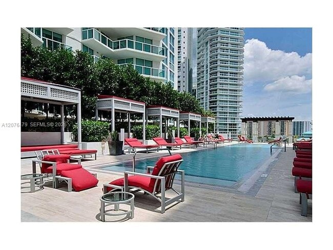 Building Photo - 200 Sunny Isles Blvd