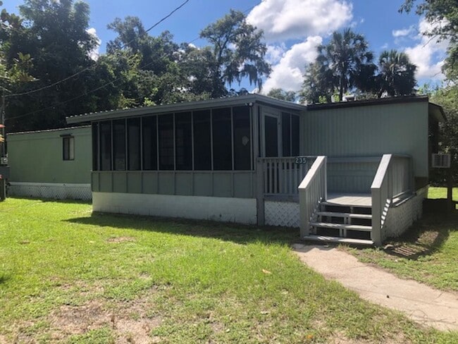 Building Photo - 3 Bedroom 1 Bath Mobile Home