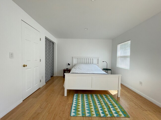 Building Photo - 126 Hackett Pl