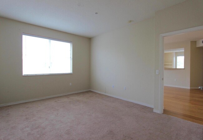 Building Photo - 11014 Legacy Dr