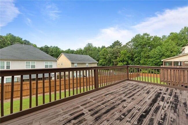 Building Photo - 2744 Blakely Dr NE