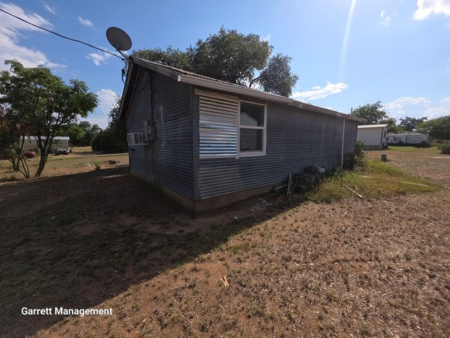 Building Photo - 126 Iroquois Dr
