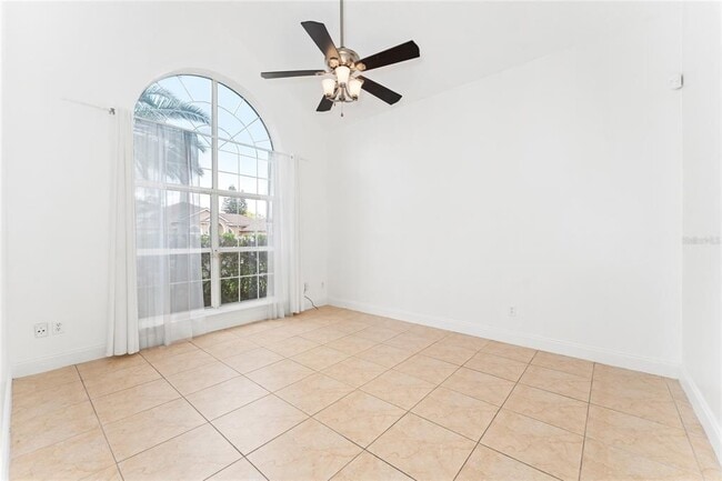 Building Photo - 8101 Canyon Lake Cir