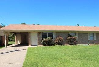 Building Photo - 2 Bedroom 1 Bath Duplex in West Tyler! Tour Today!