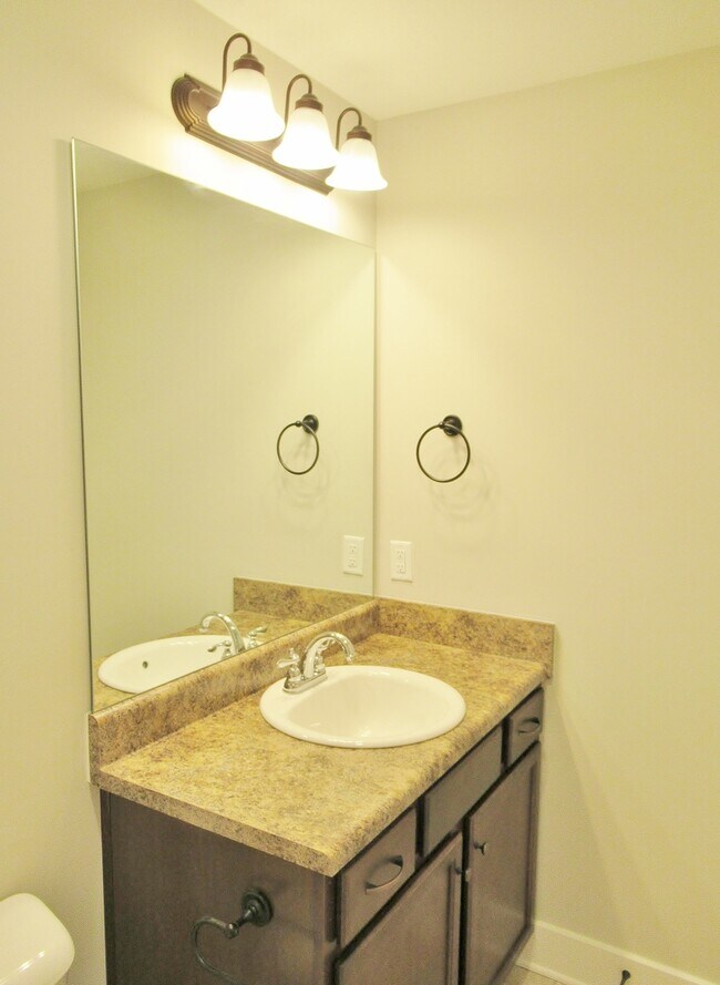 Building Photo - 6470 Cheshire Cove Dr