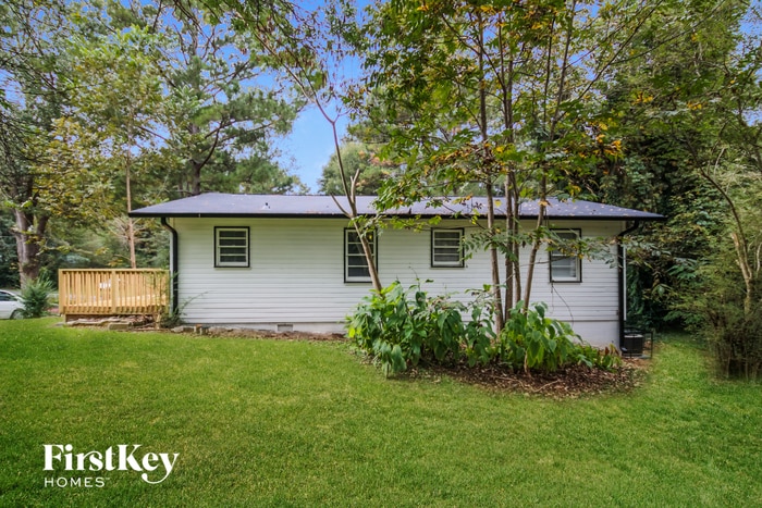 Building Photo - 4684 Clemmons Dr
