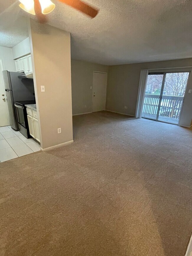 Building Photo - 6706-2 Majestic Oaks Place