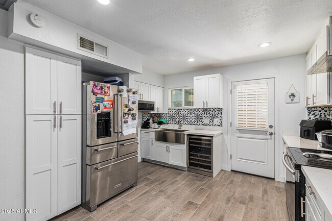 Building Photo - 2934 N 22nd Pl