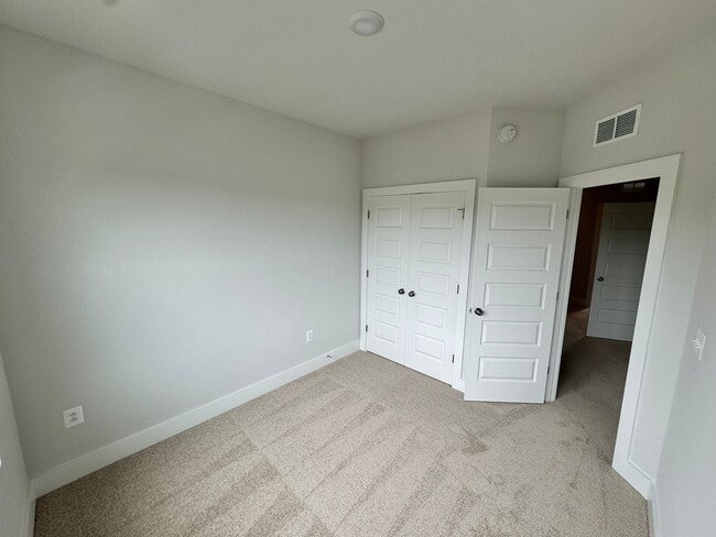 Building Photo - 10187 Blue Wing Ln