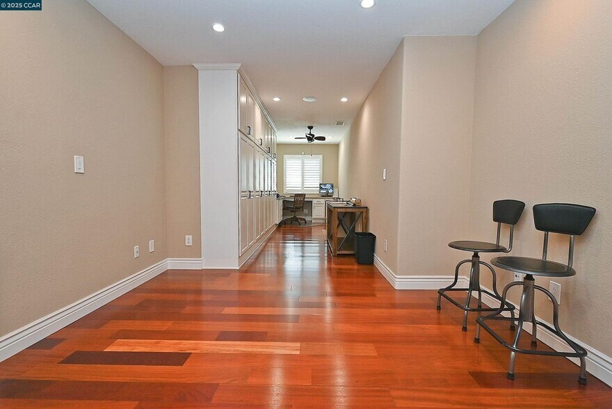 Building Photo - 800 Beaver Creek Ct