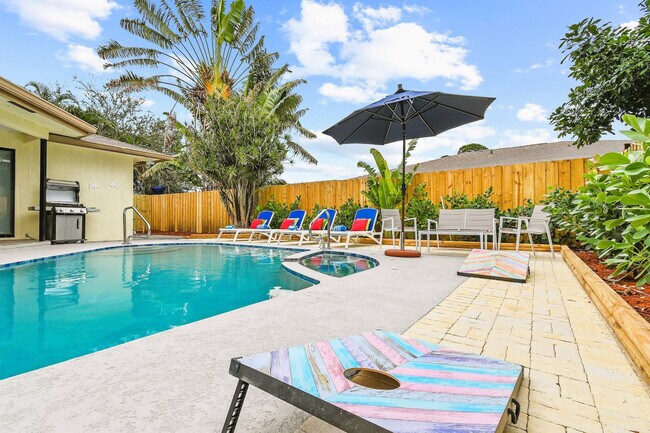 Building Photo - 9126 E Highland Pines Blvd