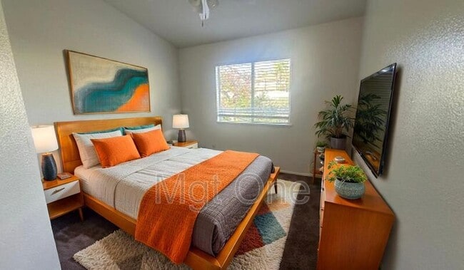 Building Photo - 3140 Crestline Dr