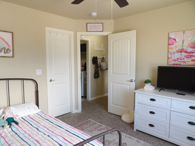 Building Photo - 6343 Wallowing Way