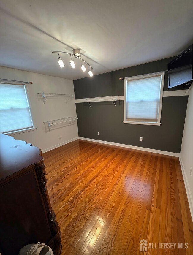 Building Photo - 2013 Ingalls Ave