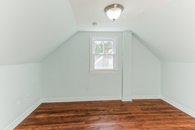 Building Photo - 1519 Boulevard