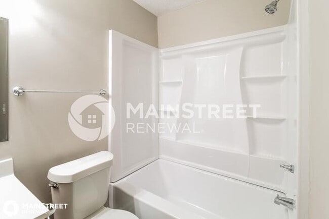 Building Photo - 6820 Summit View Dr, Flowery Branch, GA 30...
