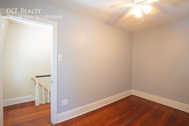 Building Photo - 2211 Bainbridge St