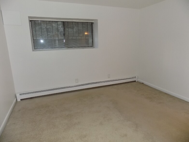 Building Photo - 26 Commonwealth Terrace