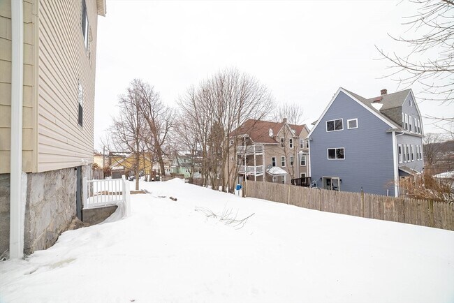 Building Photo - 82 Tower St