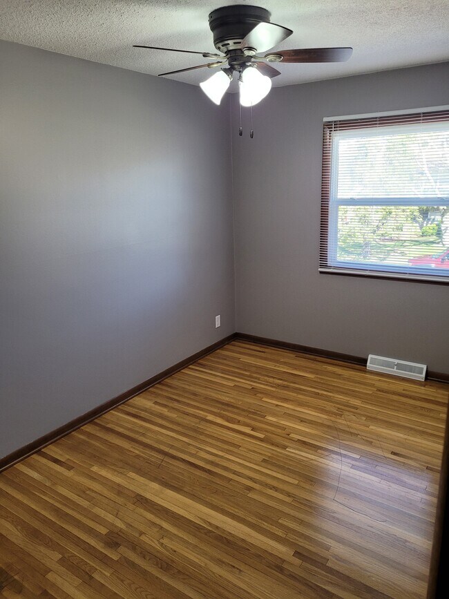 Building Photo - 4712 Western Ave