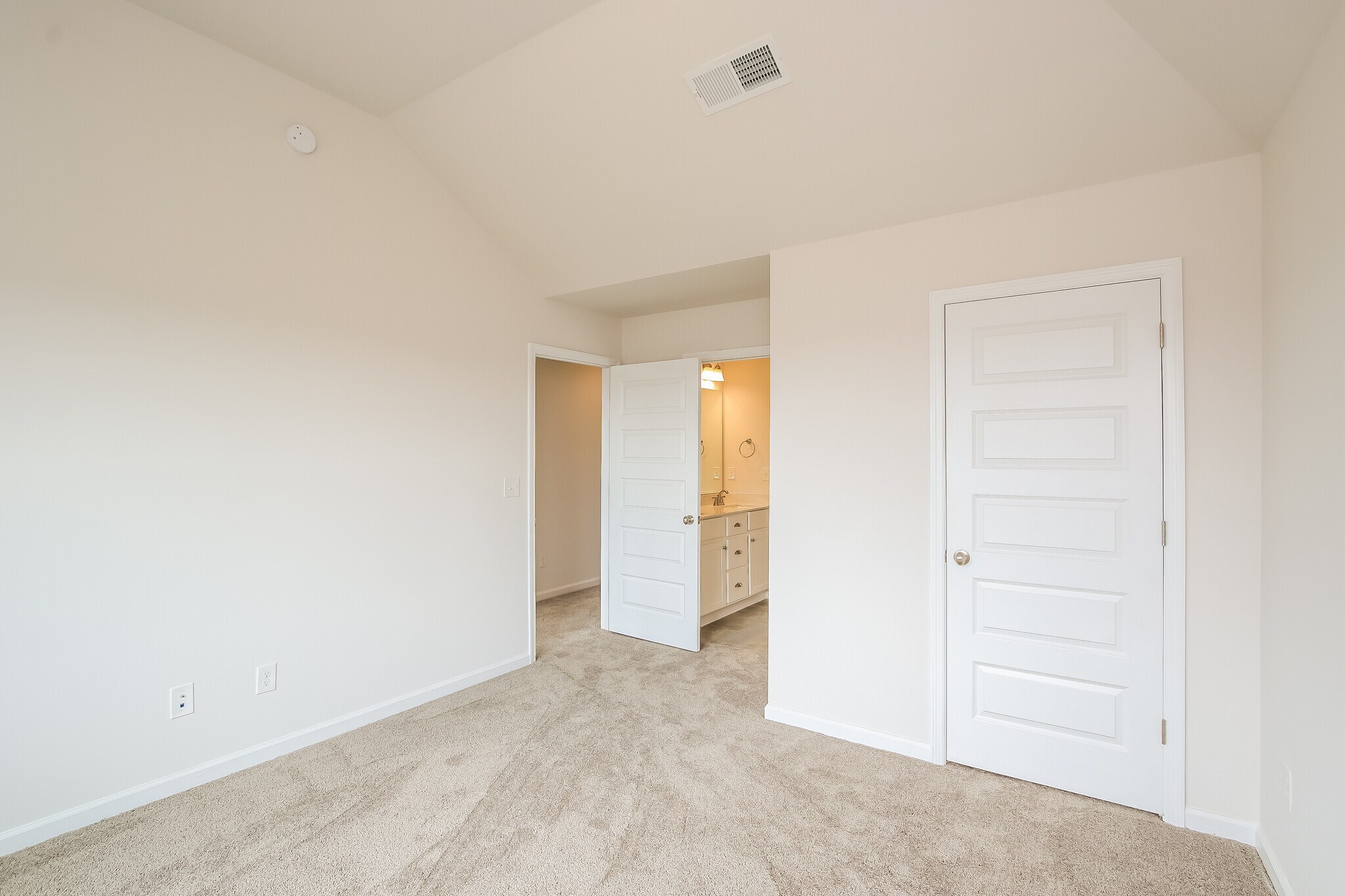 Building Photo - 6059 Bakerville Ln